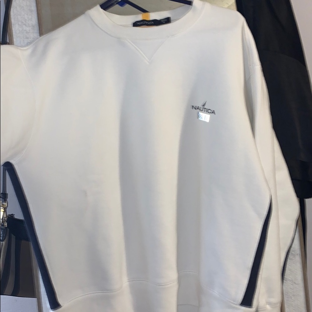 Unique Vintaged Nautica Crew Neck